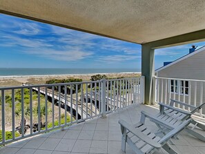 Condo (3 Bedrooms) | Property amenity