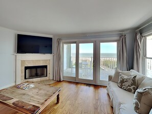 Condo (3 Bedrooms) | Property amenity