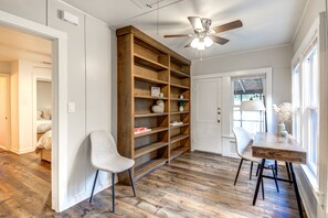 2 soverom, strykejern/-brett, wi-fi og sengetøy