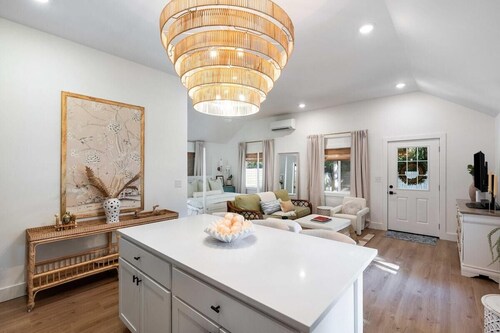 The Grand Villa 10 mins from Downtown Charleston