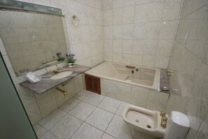 Presidential Suite | Bathroom