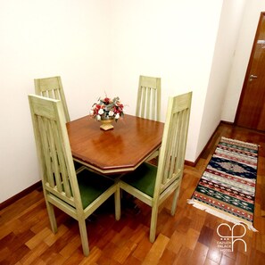 Presidential Suite | Free WiFi, bed sheets