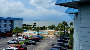 Condo (1 Bedroom) | Property amenity