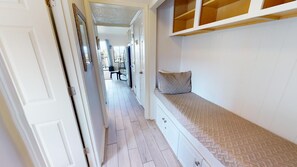 Condo (#A216 - No Pets) | Tiện nghi, dịch vụ nơi lưu trú