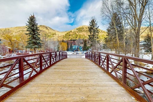 Ski-In/Out Downtown Telluride with River Views