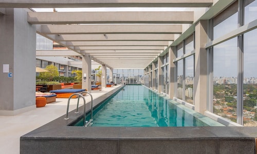 Apt w/ Balcony & View, 280m From the Metro Hbw2317