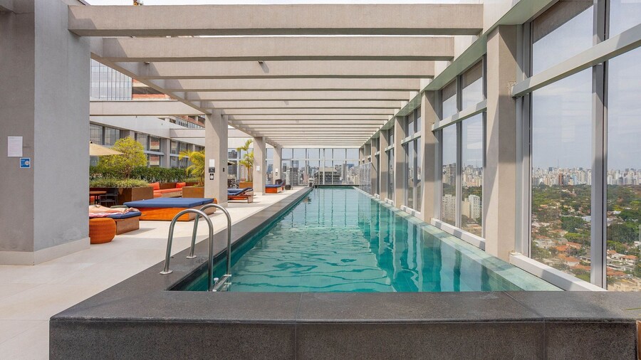 Apt w/ Balcony & View, 280m From the Metro Hbw2317