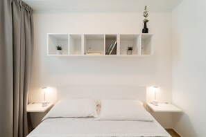 2 bedrooms, iron/ironing board