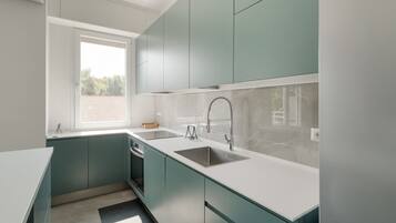 Kühlschrank, Geschirrspüler, Toaster