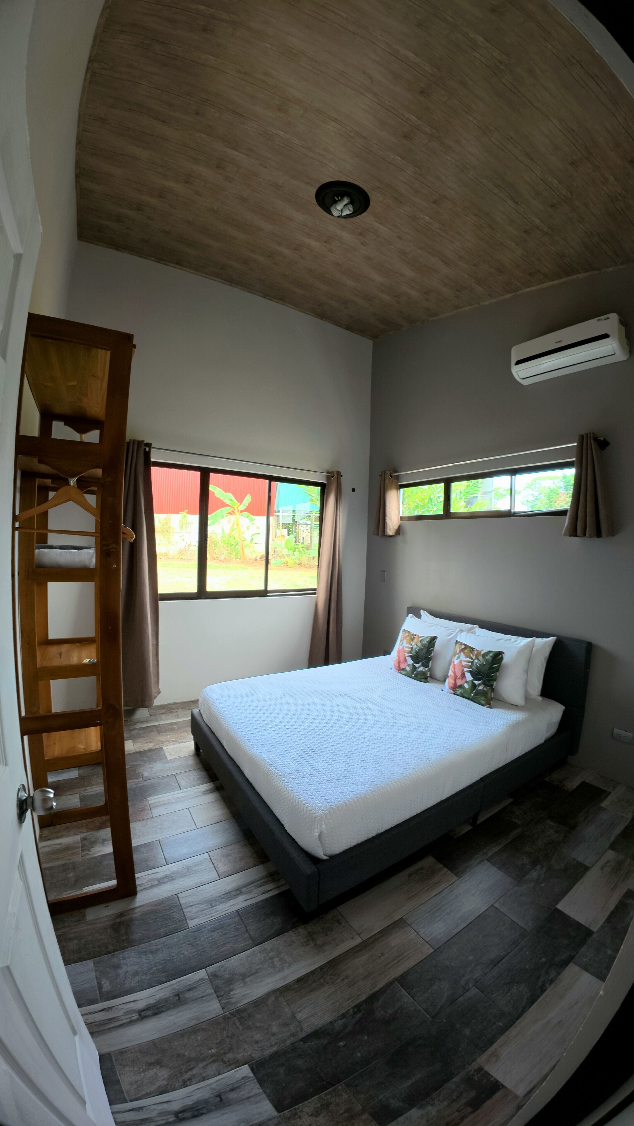 2 bedrooms, iron/ironing board, travel crib, free WiFi