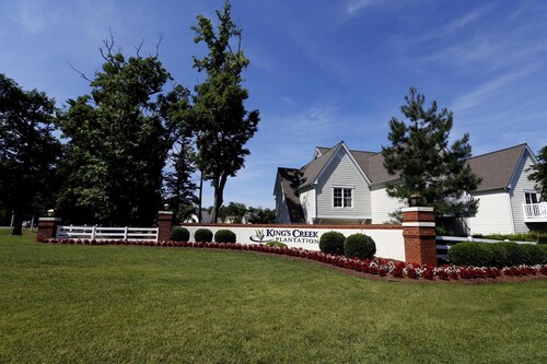 Two 3 bedroom units, Kings Crk Resort, WilliamsburgVA. 20 mins to Busch Gardens