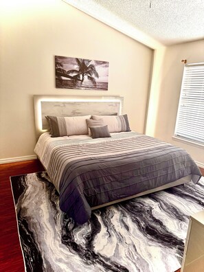 3 habitaciones, tabla de planchar con plancha y wifi gratis 