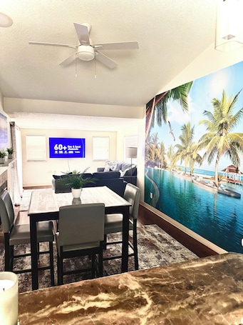 Dining. Tropical Paradise in Orlando