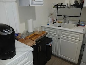 Micro-ondes, four, plaque de cuisson, lave-vaisselle