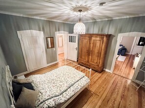 3 chambres, fer et planche à repasser, Wi-Fi, literie fournie
