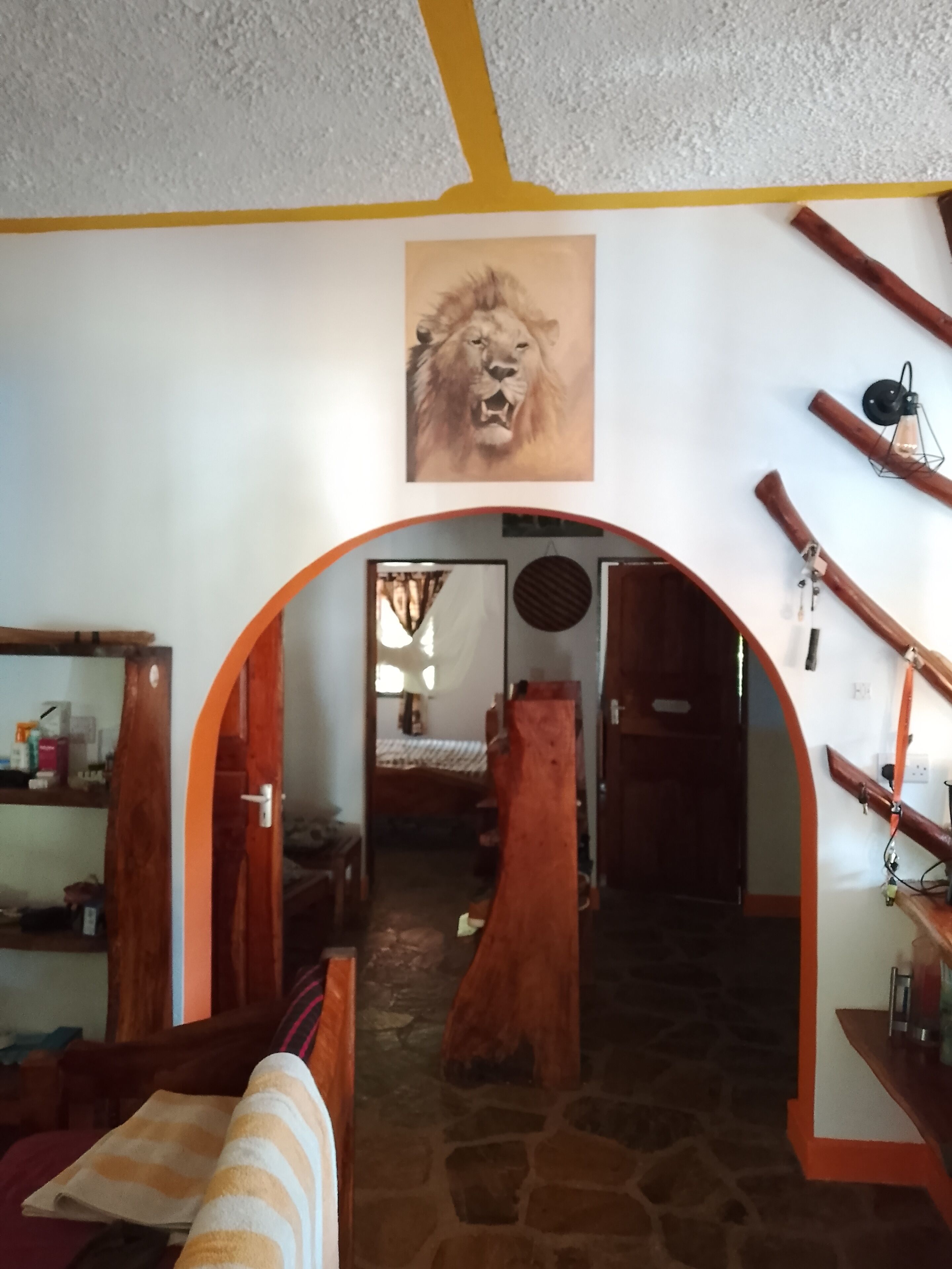 3 bedrooms, iron/ironing board, internet, bed sheets