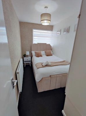 3 habitaciones, tabla de planchar con plancha y wifi gratis