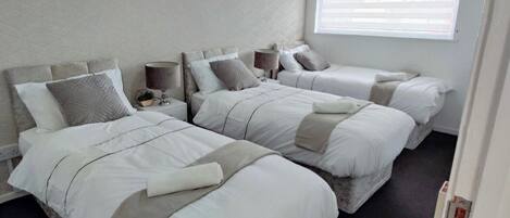 3 habitaciones, tabla de planchar con plancha y wifi gratis