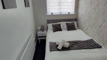 3 bedrooms, iron/ironing board, free WiFi, bed sheets