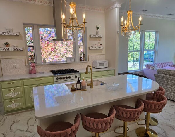 Microwave, oven, stovetop, dishwasher