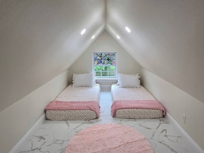 4 dormitorios, tabla de planchar con plancha, wifi y ropa de cama