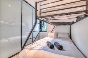 Schreibtisch, Bügeleisen/Bügelbrett, kostenloses WLAN, Bettwäsche