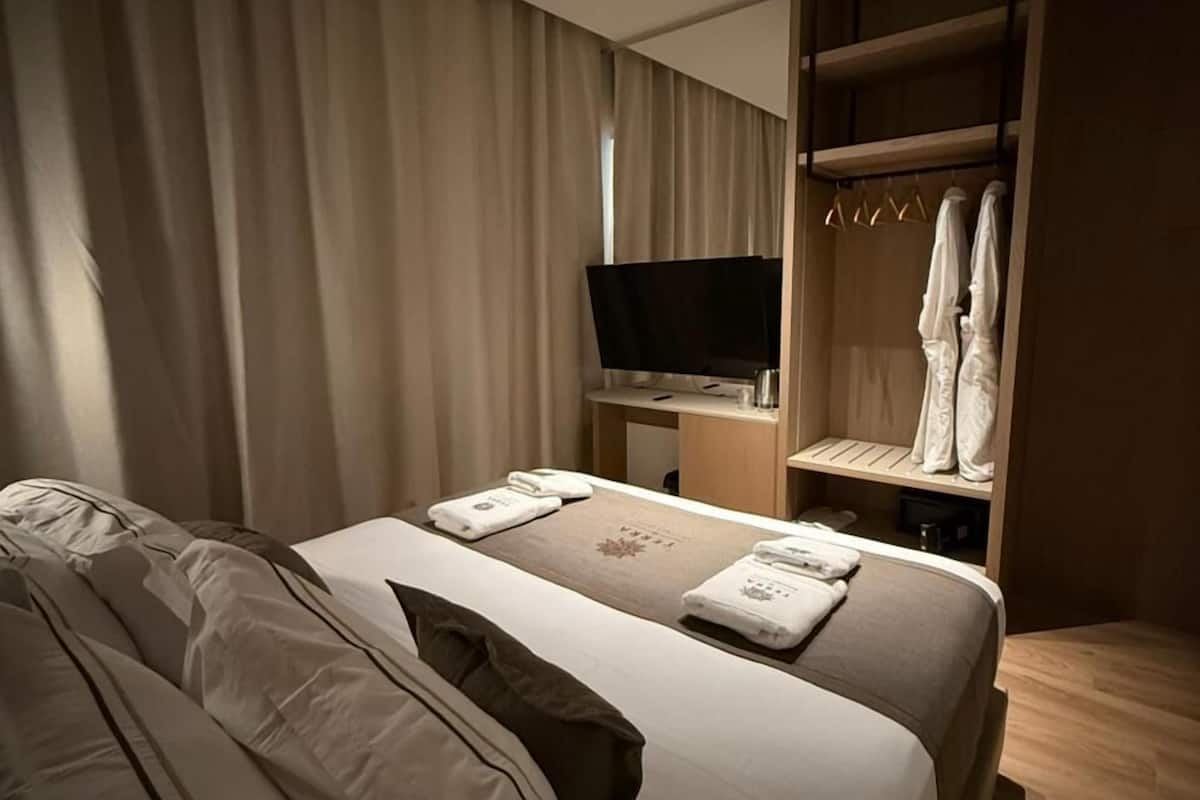 Signature Double Room | Premium bedding, memory foam beds, minibar, in-room safe