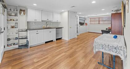 Ryder Cup 5 mins away!!!! 3 bed 3 bath house w. hot tub in Bethpage