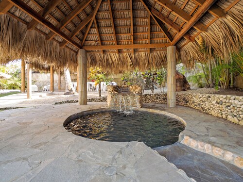 Beachside 9BR Oasis/Pickle Ball/Infrared Sauna