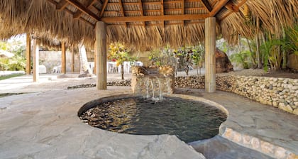 Beachside 9BR Oasis/Pickle Ball/Infrared Sauna
