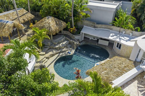 Beachside 9BR Oasis/Pickle Ball/Infrared Sauna