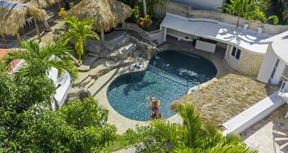 Beachside 9BR Oasis/Pickle Ball/Infrared Sauna