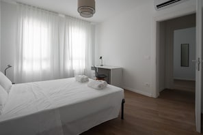 2 camere, una scrivania, ferro/asse da stiro, Wi-Fi gratuito
