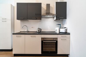 Refrigerador, horno, parrilla de estufa y lavavajillas 