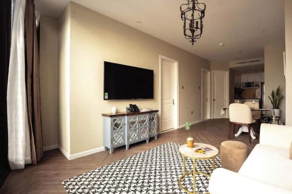 Family Suite | Desk, iron/ironing board, free WiFi