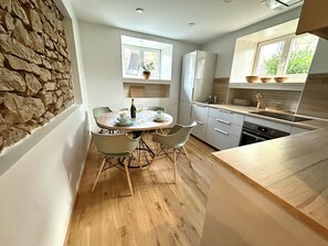 Oven, stovetop, dishwasher