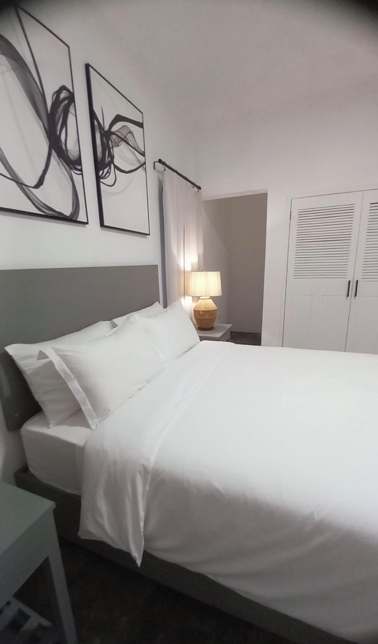 2 bedrooms, iron/ironing board, internet, bed sheets