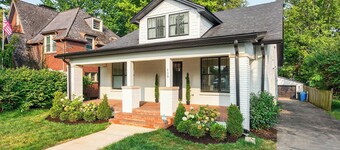 Upscale 6 Bedroom Home Near Stadium and Restaurants