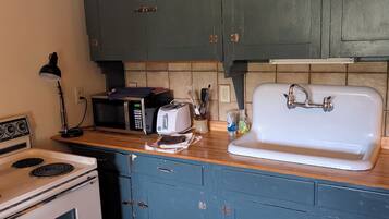 Mikroaaltouuni, uuni, liesi