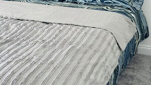 4 soverom, strykejern/-brett, internettilgang og sengetøy