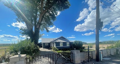 Serene farmhouse with AC in charming Olathe