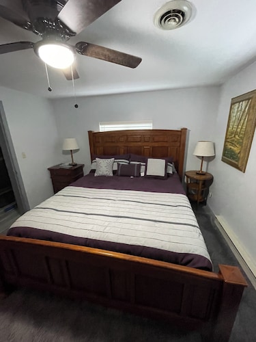 Serene farmhouse with AC in charming Olathe