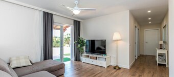 Comfortable Home with Terrace near Santa Cruz