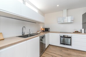 Microwave, oven, stovetop, dishwasher