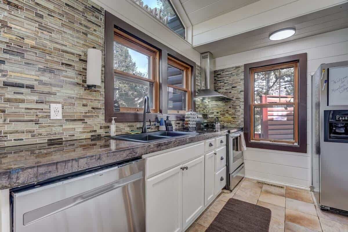 冰箱、微波炉、烤箱、炉灶