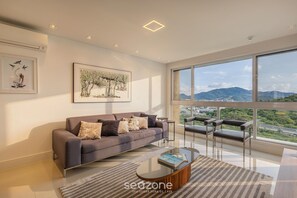 Appartement de base | Aire de séjour | Téléviseur connecté de 32 po avec télévision numérique