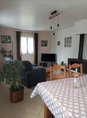 Interior - Spacious "la falaise" house in the beautiful listed village of Balazuc (Balazuc)