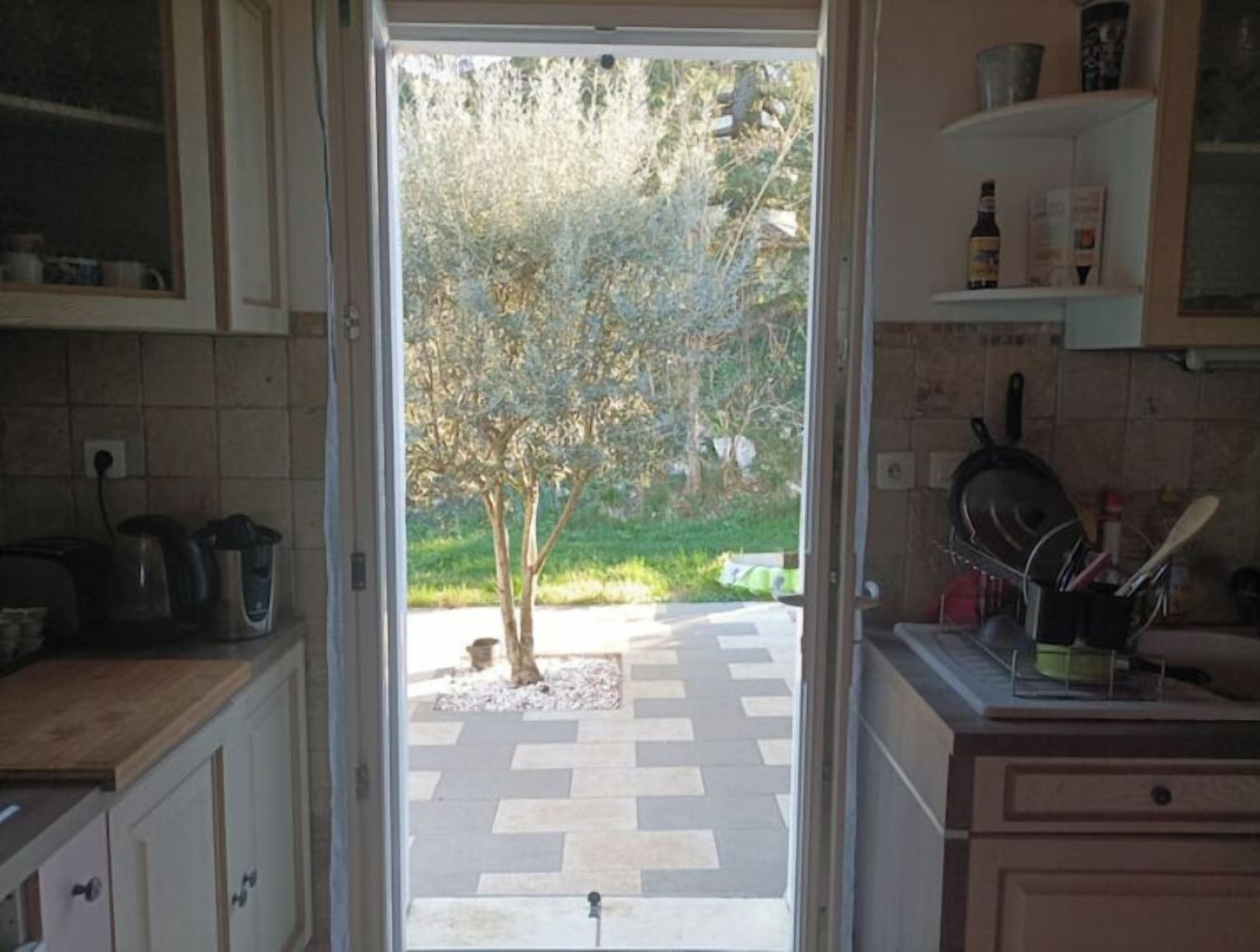 冰箱、微波炉、烤箱、炉灶