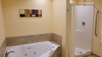 風筒、提供毛巾、番梘、廁紙