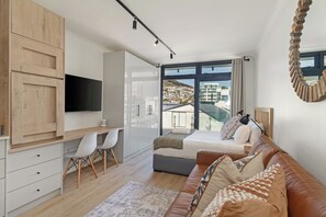 1 bedroom, in-room safe, desk, iron/ironing board